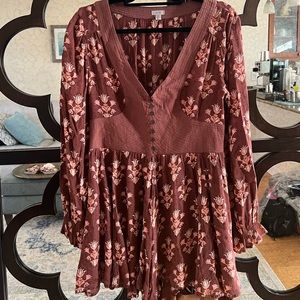 Urban Outfitters Rust-Colored Flowy Summer/Fall Romper with cute buttons